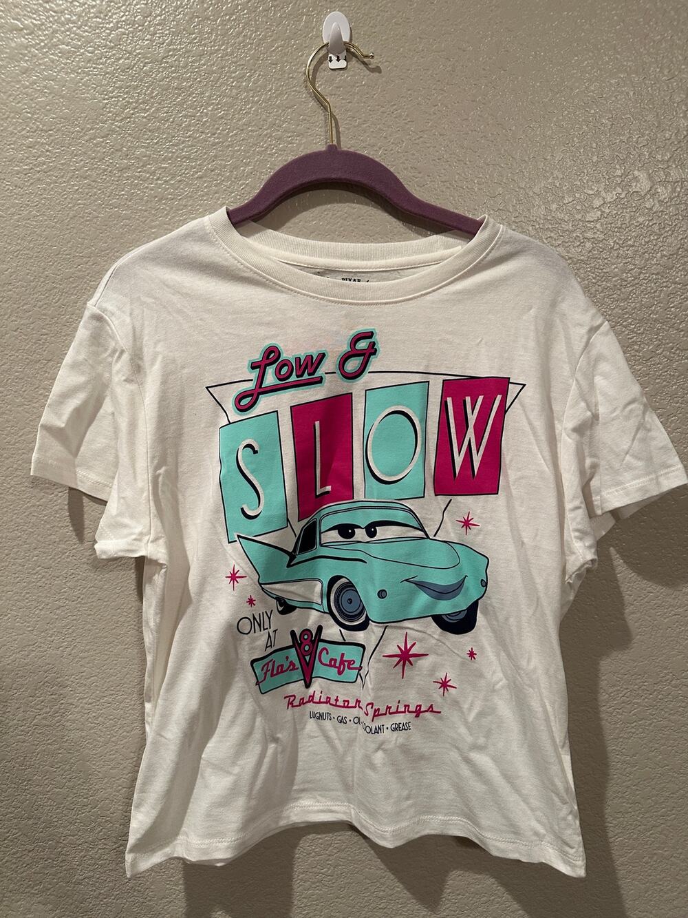 NWOT Disney Pixar Cars Low and Slow Flo’s V-8 Cafe Radiator Springs Tee M XL